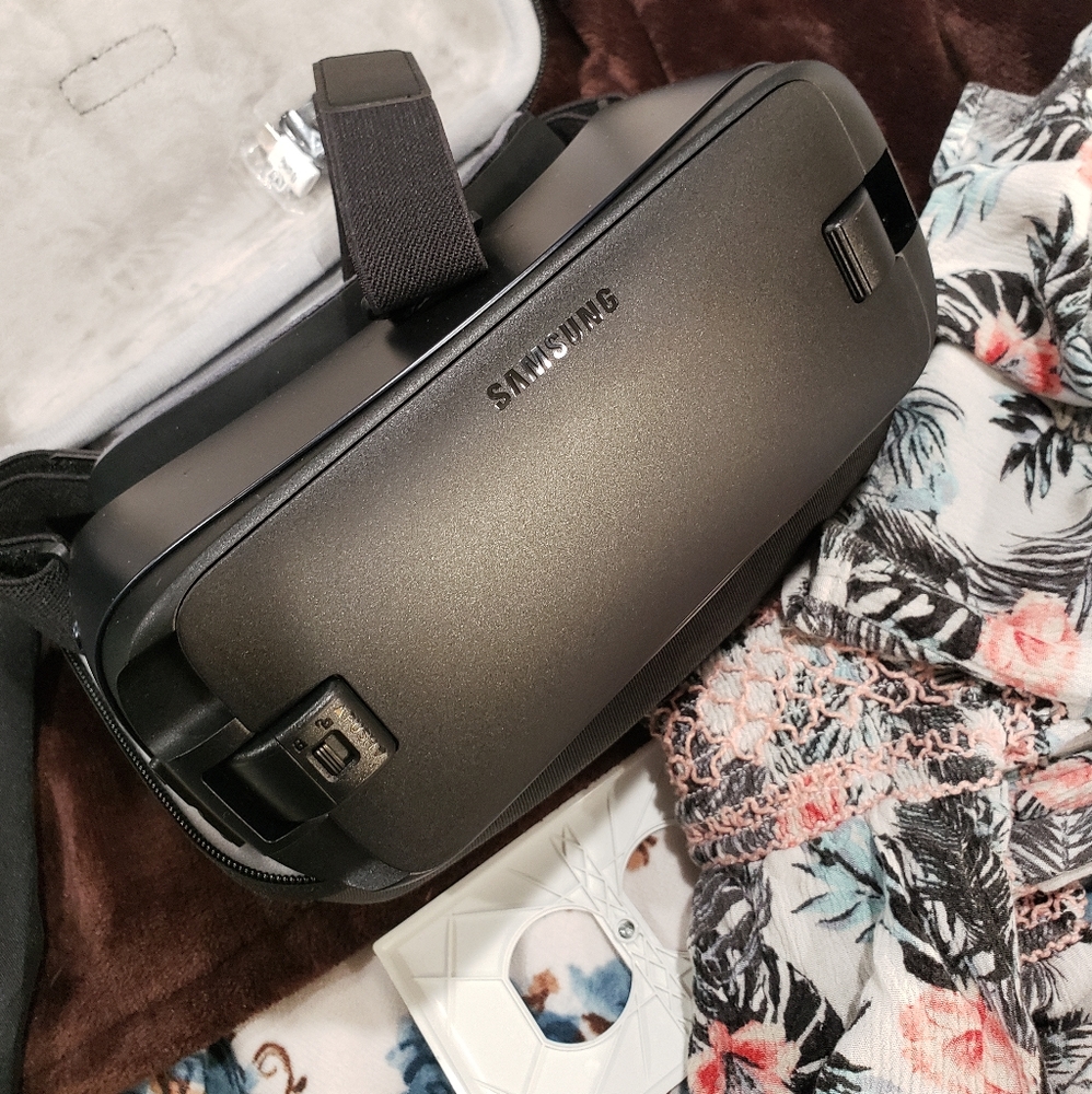 Samsung Oculus headset